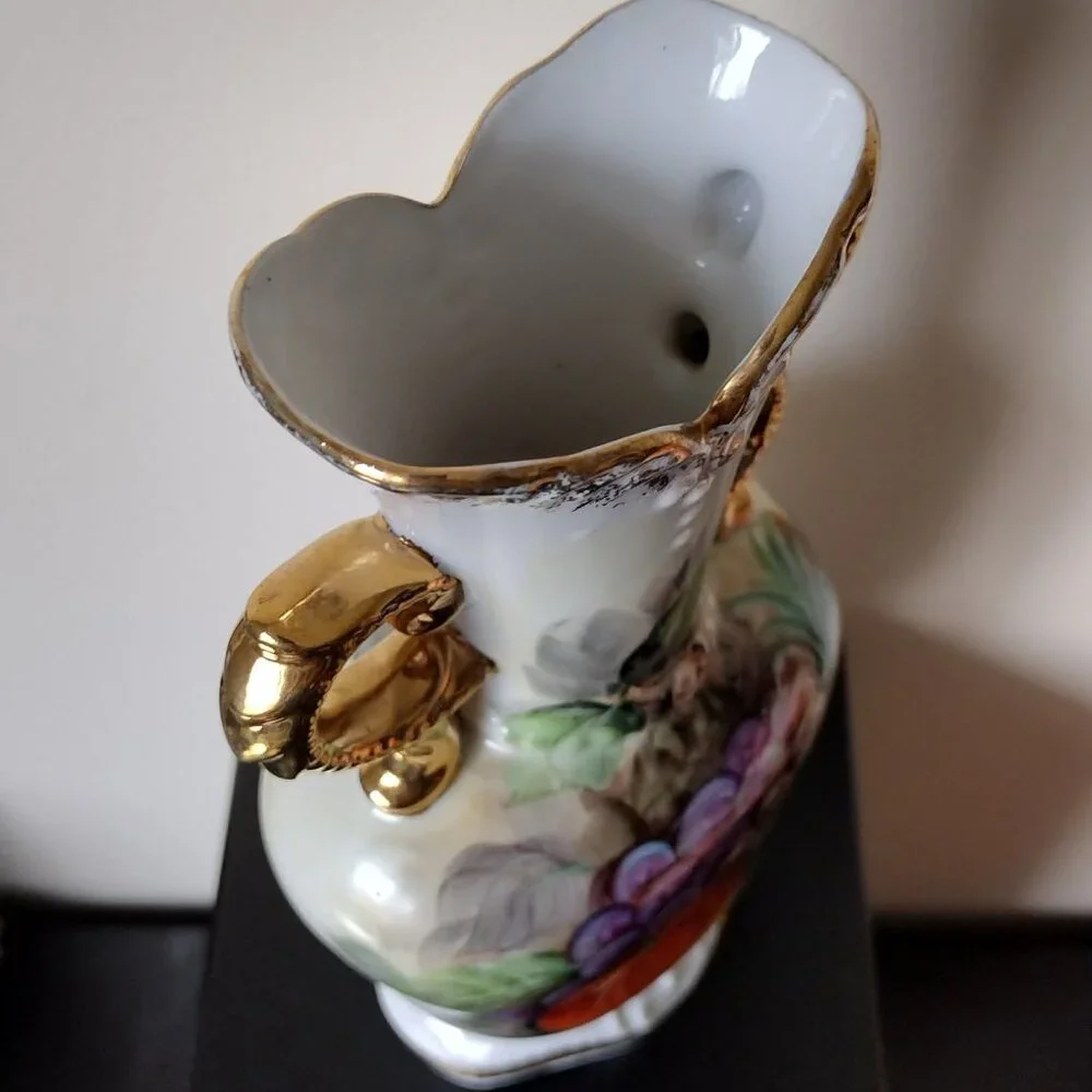 VINTAGE UCAGCO CERAMIC DOUBLE HANDLE BUD VASE